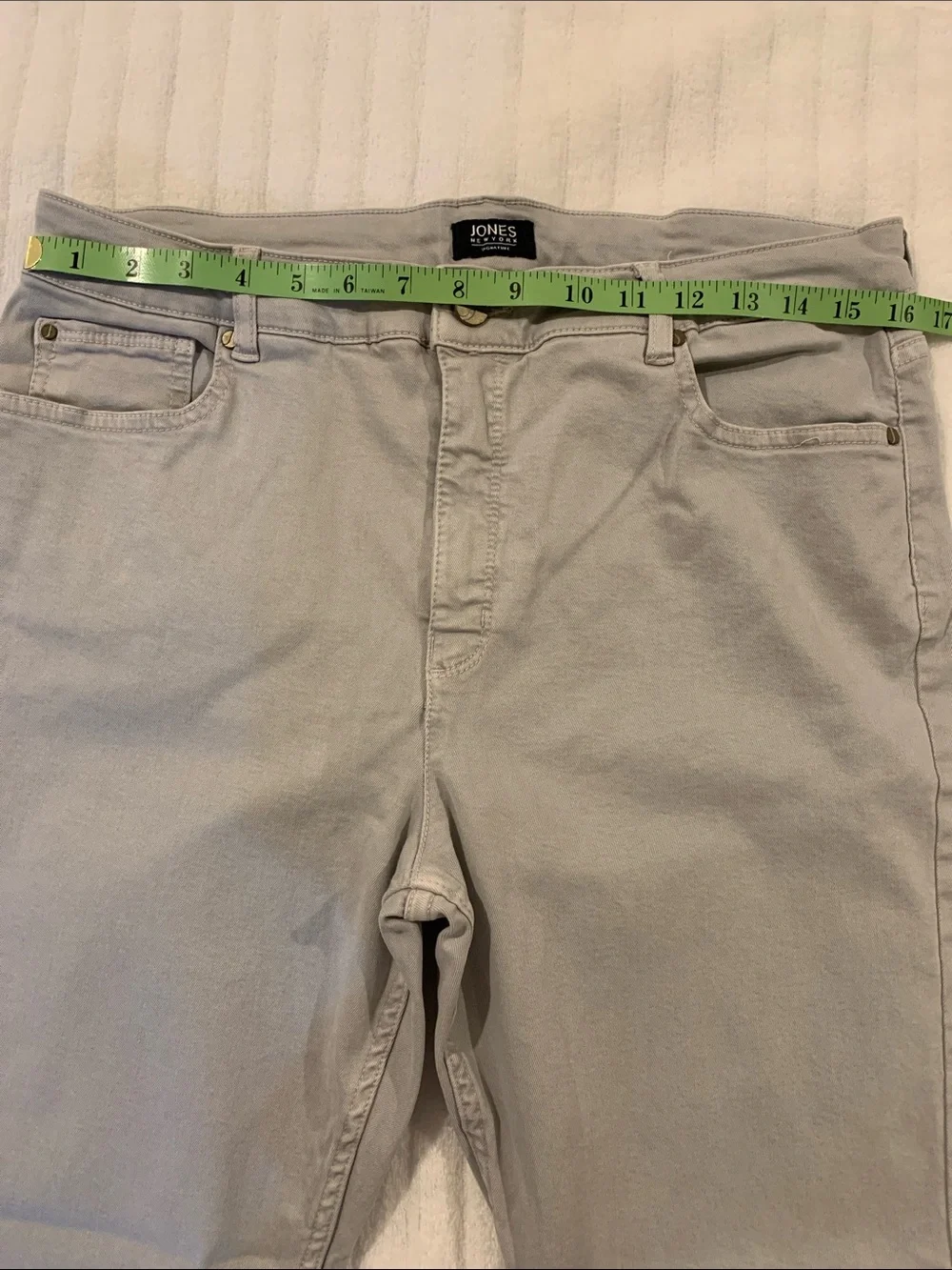Jones New York Signature Womens Lexington Light Gray Slim Straight Jeans​